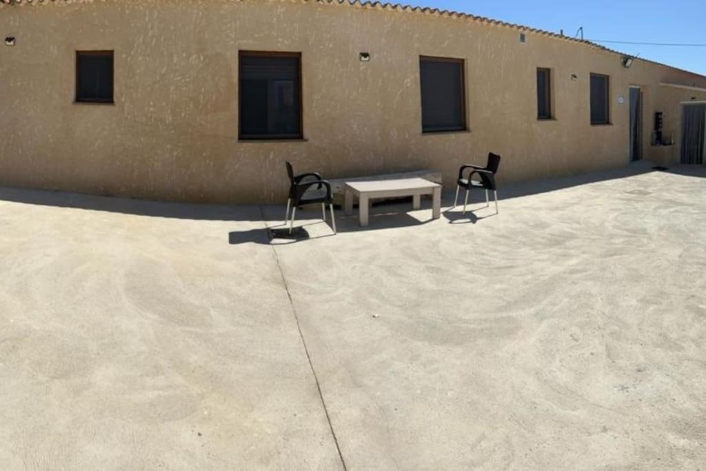 Villa Rural Con Amplia Piscina Campillo de Altobuey Kültér fotó