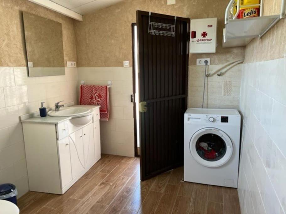 Villa Rural Con Amplia Piscina Campillo de Altobuey Kültér fotó