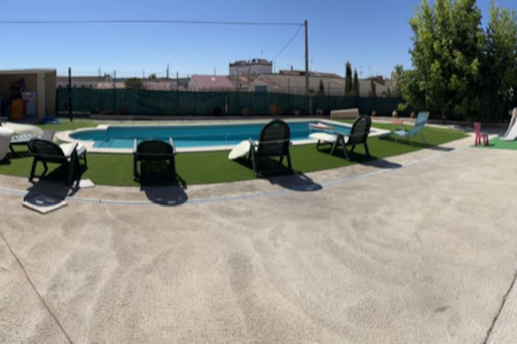 Villa Rural Con Amplia Piscina Campillo de Altobuey Kültér fotó