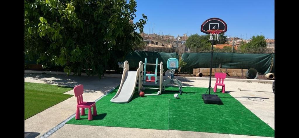 Villa Rural Con Amplia Piscina Campillo de Altobuey Kültér fotó