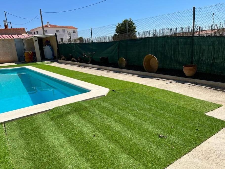 Villa Rural Con Amplia Piscina Campillo de Altobuey Kültér fotó